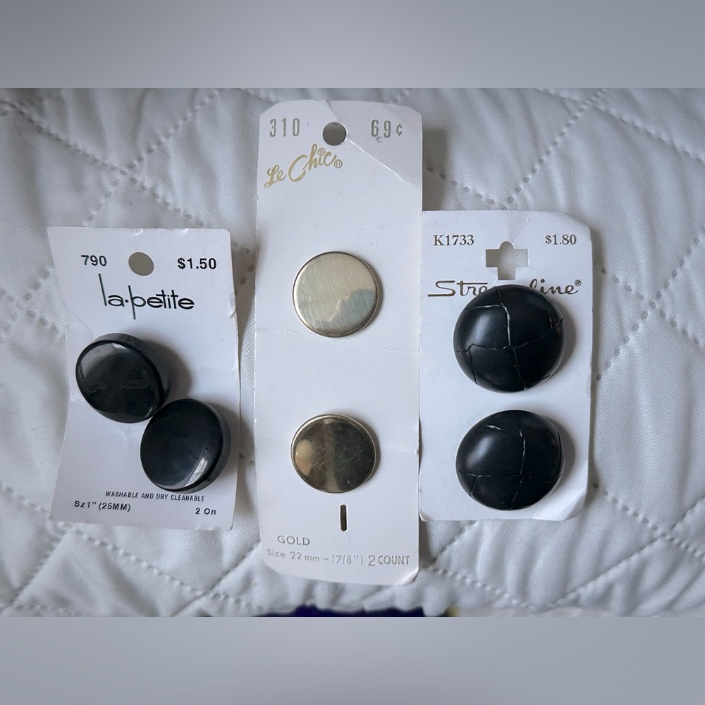 Buttons France, Italy & USA NEW Old stock vintage on cards 3 sets